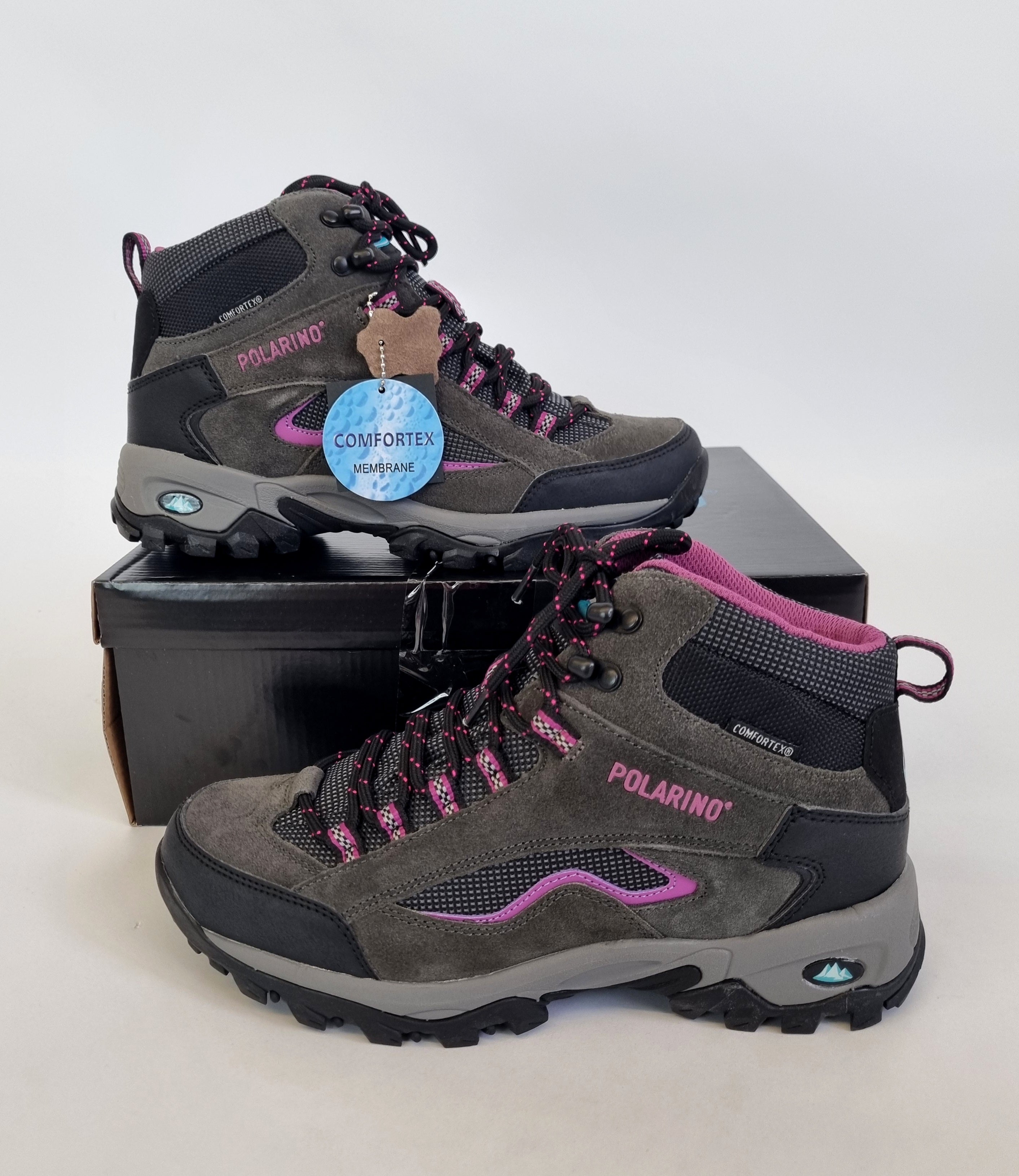 Unisex trekking boots by Polarino