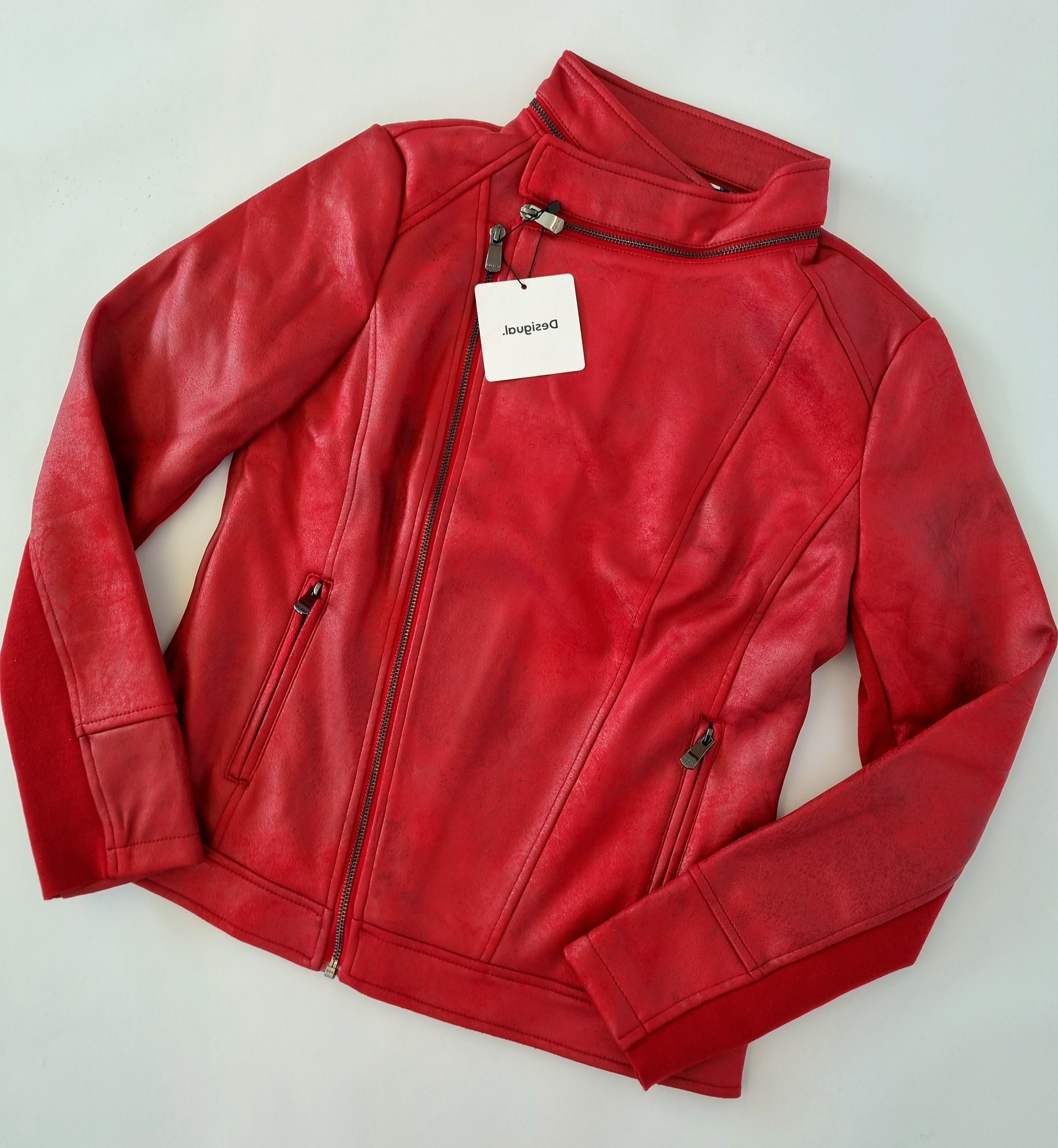 Mix of lightweight jackets by Lee, Columbia, Vero Moda, Only, Jack&Jones, Geographical Norway and more