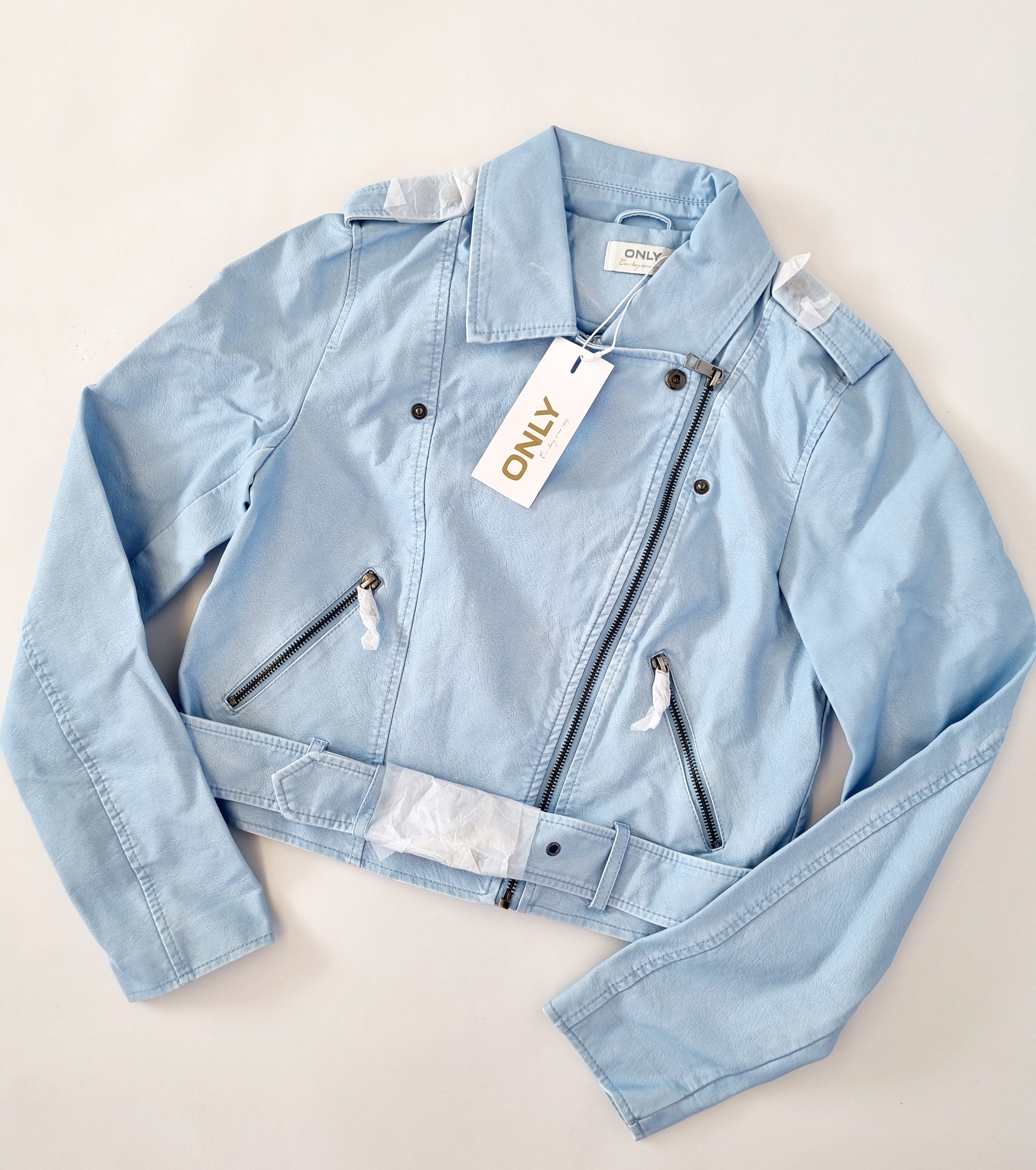 Mix of lightweight jackets by Lee, Columbia, Vero Moda, Only, Jack&Jones, Geographical Norway and more