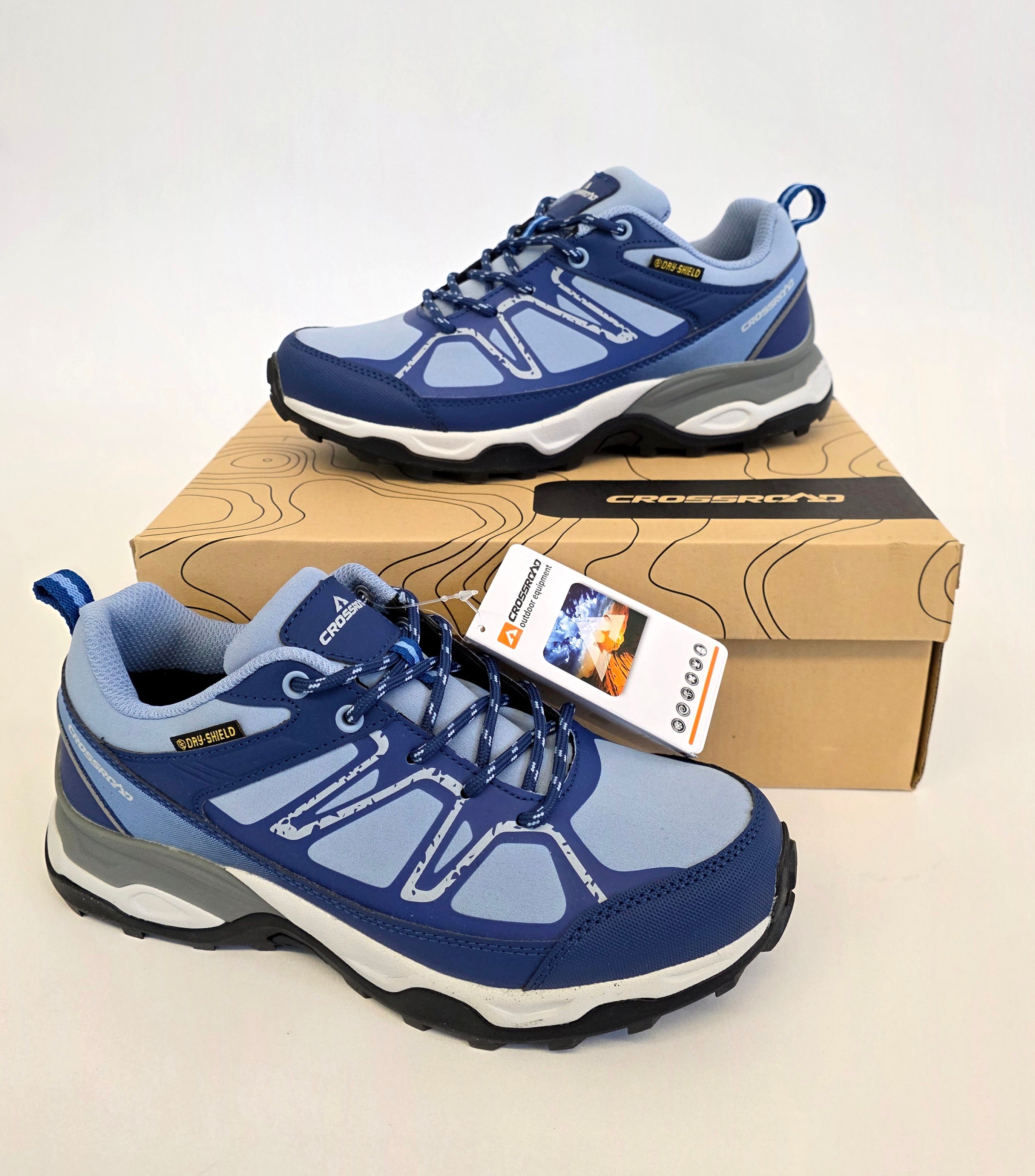 Mix of sports and branded shoes by Adidas, Reebok, Columbia Puma, Nike, New Balance, Loap, Geox and more