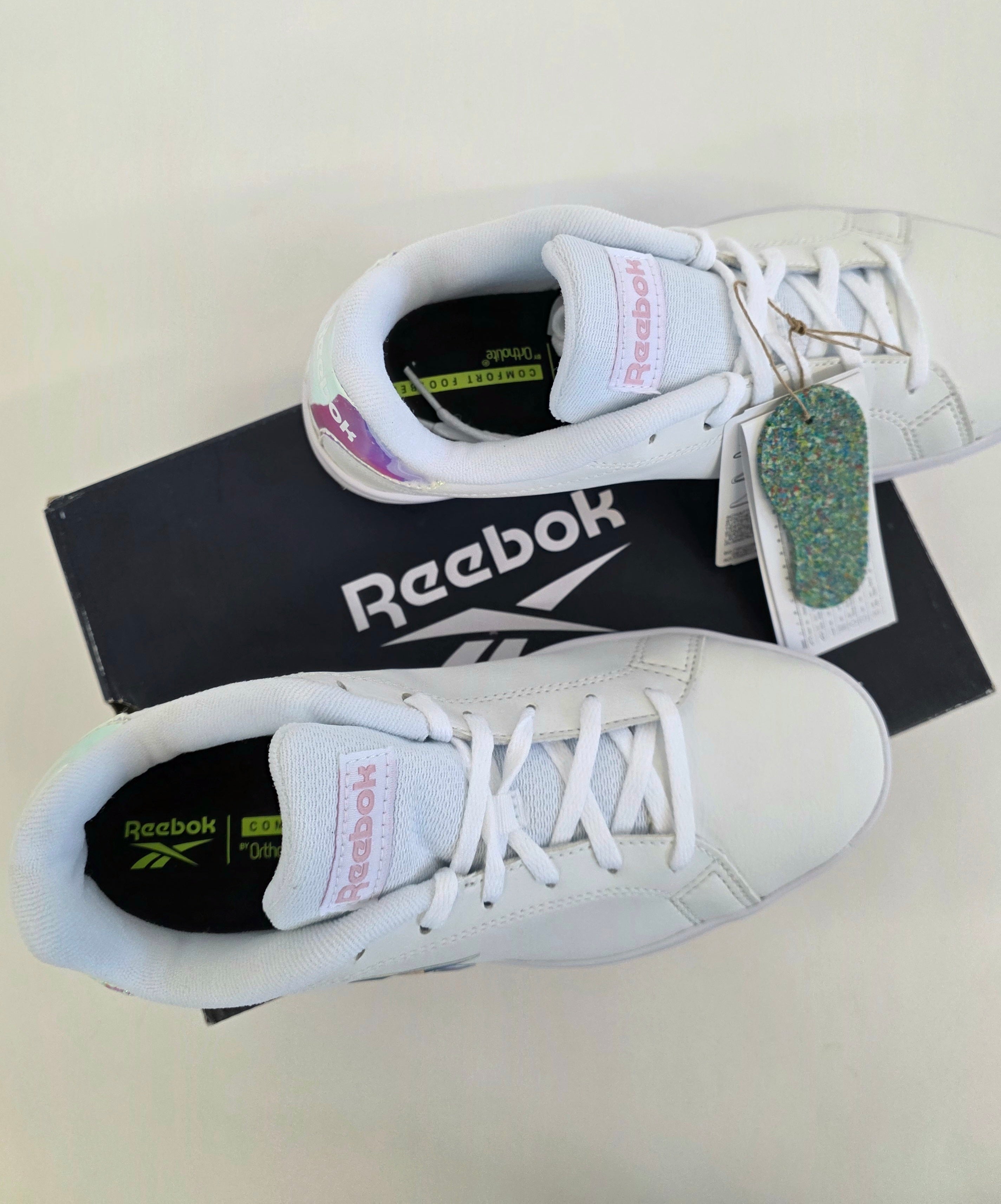 Mix of sports and branded shoes by Adidas, Reebok, Columbia Puma, Nike, New Balance, Loap, Geox and more