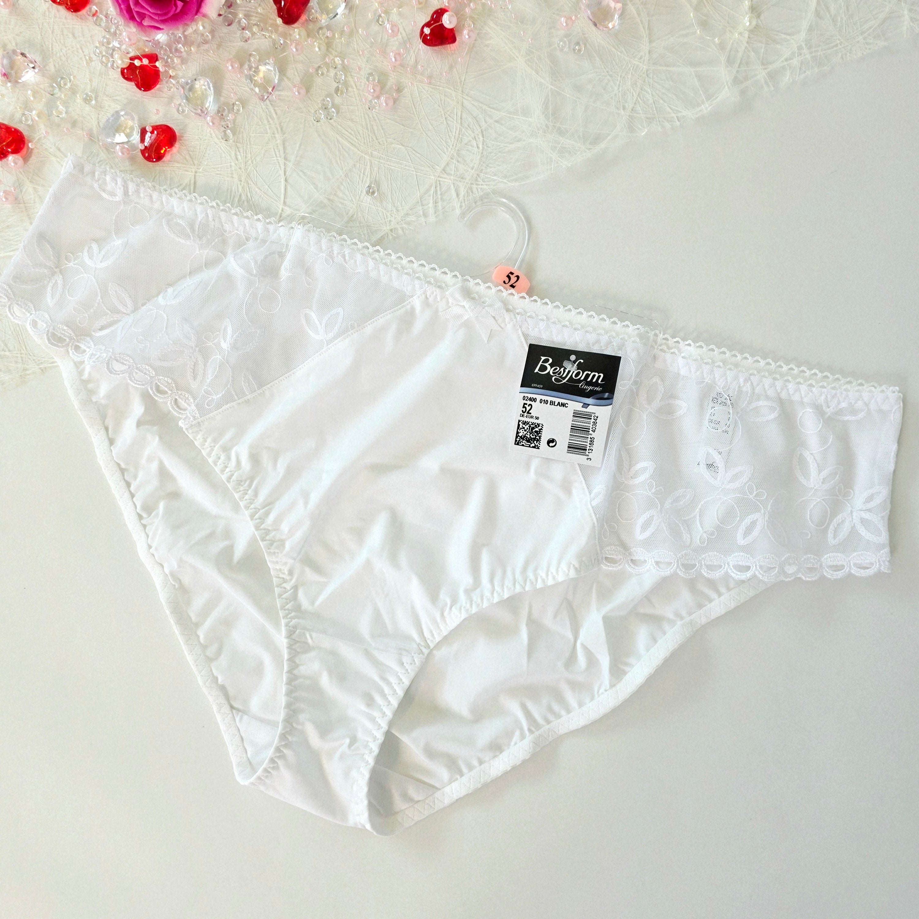 Mix of Women’s Lingerie by Bestform 50% Bras / 50% Slips