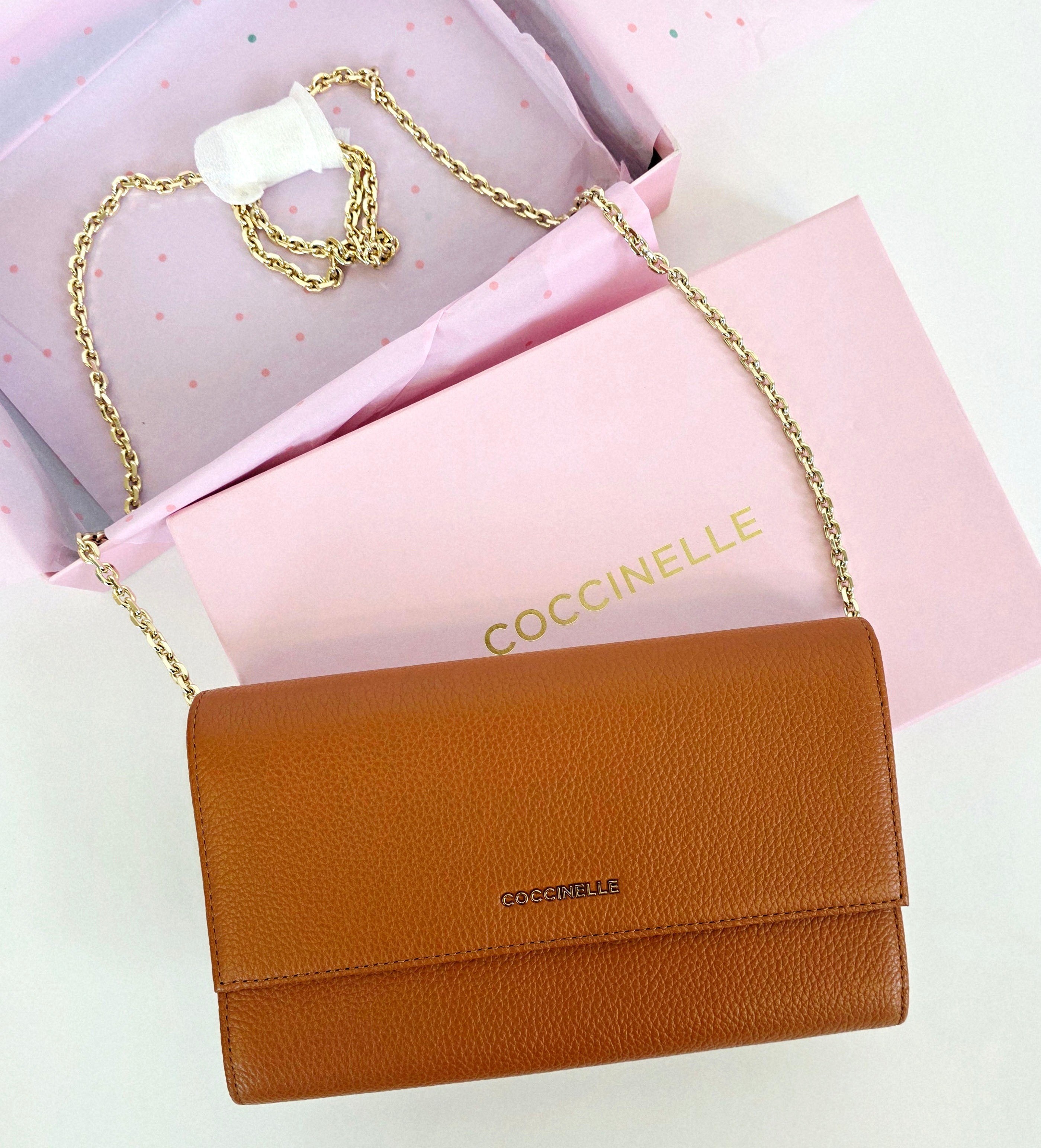 Mix of branded bags by Karl Lagerfeld, Love Moschino, Guess, Calvin Klein, Tommy Hilfiger and more.