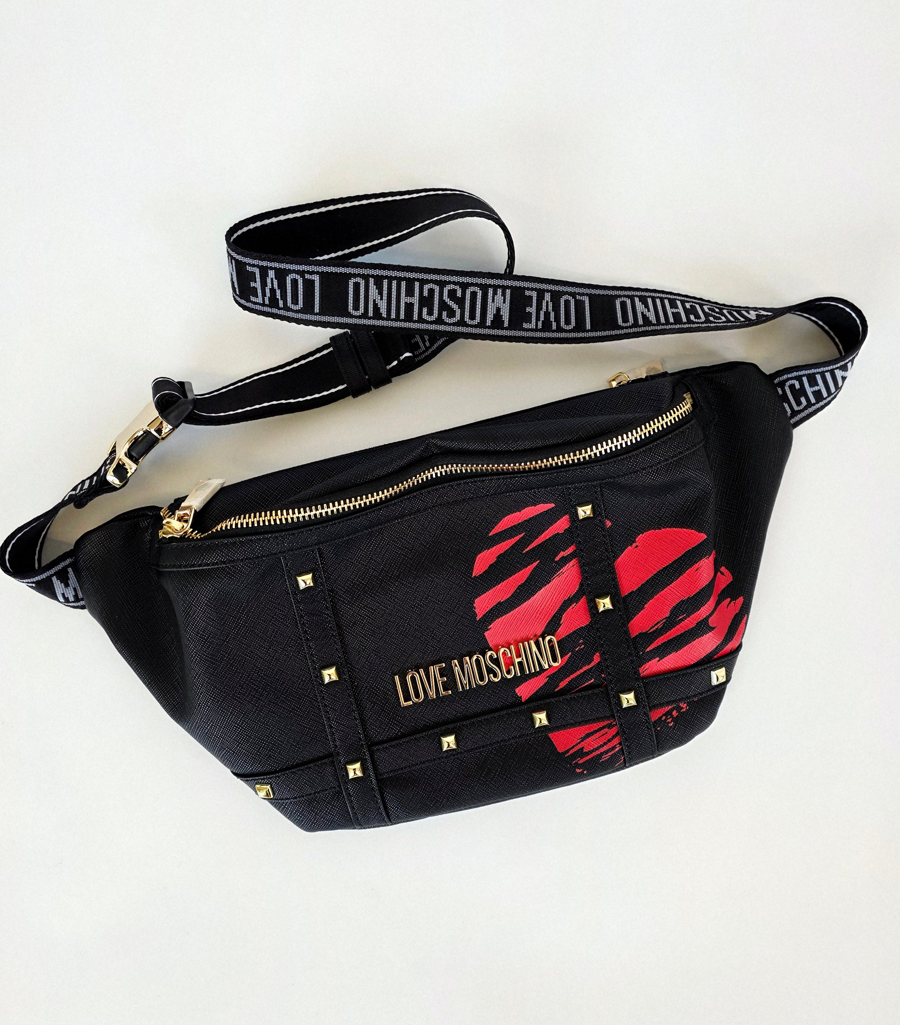 Mix of branded bags by Karl Lagerfeld, Love Moschino, Guess, Calvin Klein, Tommy Hilfiger and more.