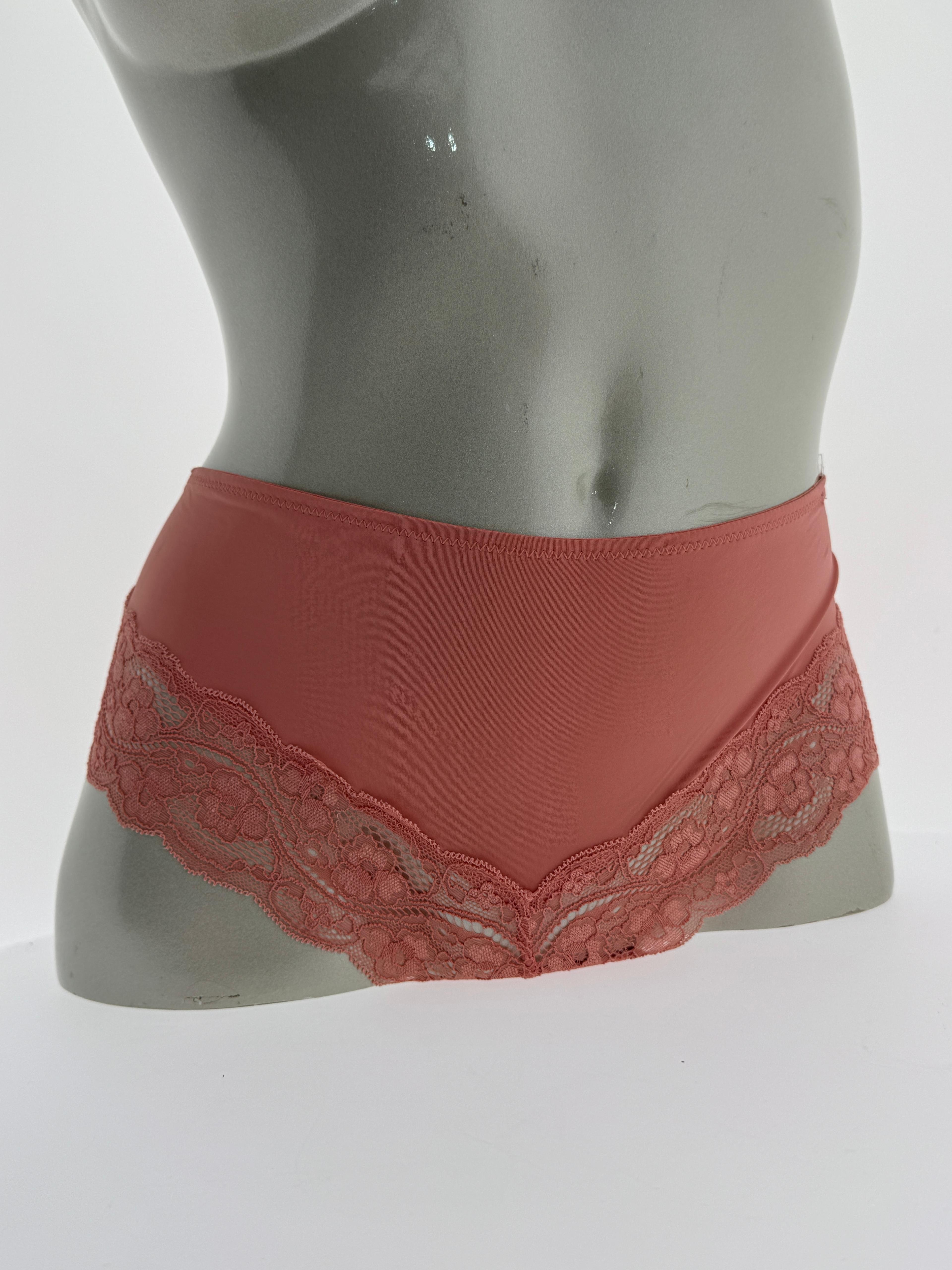 Mix Triumph 50% Bras / 50% Slips Women’s Lingerie BIG Lot